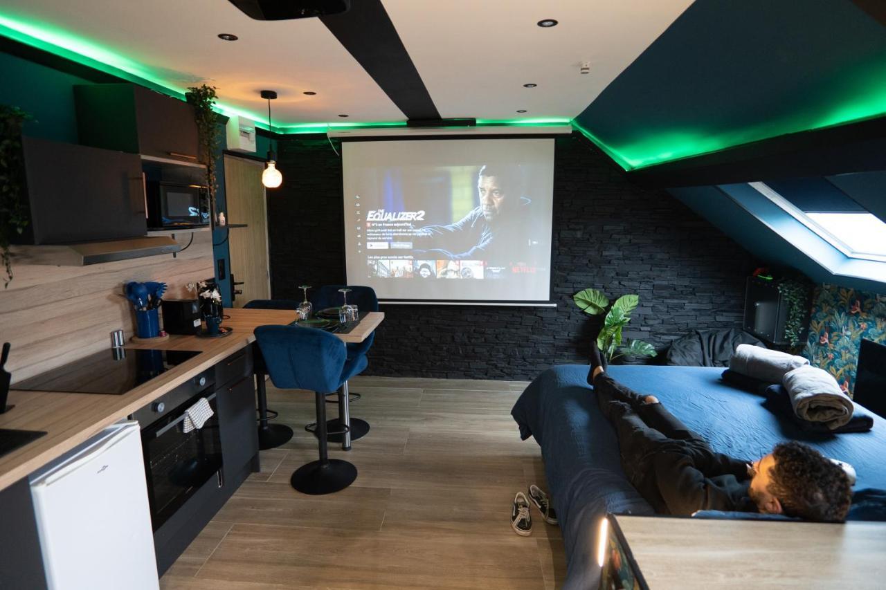 Capsule color deluxe I Balnéo I écran home cinéma I console de jeux Trith-Saint-Leger Exterior foto
